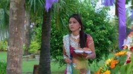 Yeh Rishta Kya Kehlata Hai S16E04 Naitik gifts a chain Full Episode