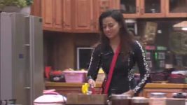 Bigg Boss (Colors tv) S08 E111 Gautam and Ali get into a fight