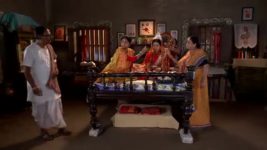 Tumi Ashe Pashe Thakle S01 E36 Deb Marries Parvati