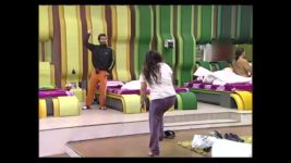 Bigg Boss (Colors tv) S04 E87 Khali stands tall