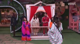 Bigg Boss (Colors tv) S13 E107 Shuklaji ne kiya sanchalako par vaar!