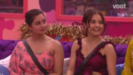 Bigg Boss (Colors tv) S13 E122 A love triangle in the making?