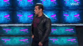 Bigg Boss (Colors tv) S13 E127 Somvaar ka vaar with team Malang!