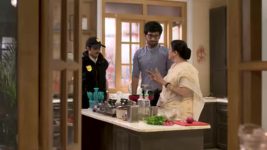 Abol Preetichi Ajab Kahani S01 E153 Mayurichya Haathachi Chav