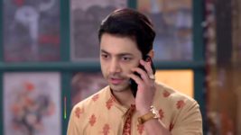 Tumi Ashe Pashe Thakle S01 E81 Rituja Worries for Parvati