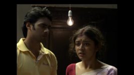 Aanchol S06E41 Tushu sees Munni hugging Kushan Full Episode