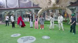 Bigg Boss (Colors tv) S17 E80 Nomination Ka Chain Reaction!