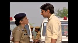 Kanamachi S05 E17 Abhimanyu and Katha visit the police headquarters