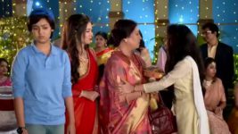 Mere Rang Mein Rangne Wali (Star Plus) S01 E03 Riddhiman Lashes Out at Rangoli