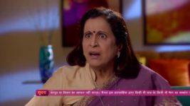 Mrs Pammi Pyarelal S01 E07 Kamini beats up a gangster