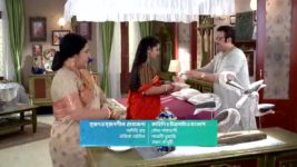 Tumi Ashe Pashe Thakle S01 E58 Parvati's Weird Behaviour