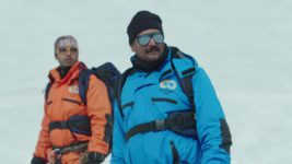 Everest (Star Plus) S04 E01 Colonel’s team falls into a well