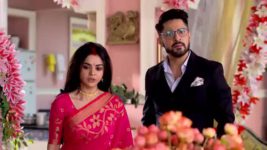 Gatchora S01E48 Manjira Slaps Paromita Full Episode