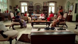 Sreemoyee S01E214 Dinka, Arna at Loggerheads Full Episode