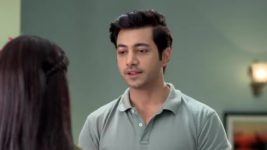 Tumi Ashe Pashe Thakle S01 E100 Parvati's Emotional Break Down