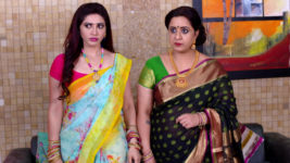 Kumkuma Puvvu (Maa Tv) S08 E1373 A Shocker for Umadevi and Kaveri