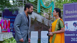 Kumkuma Puvvu (Maa Tv) S08 E1739 Anjali Threatens Arun