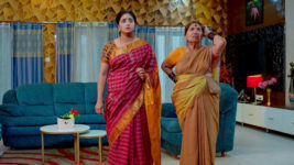 Kumkuma Puvvu (Maa Tv) S08 E1947 Kondamma, Padmavathi Are Doubtful