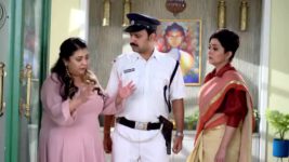 Mon Phagun S01E300 Pihu Learns Mili's Forgery Full Episode