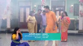 Tumi Ashe Pashe Thakle S01 E175 Purva Criticizes Parvati