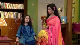 Apur Sangsar S01E51 20th May 2017 Full Episode