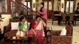 Jolnupur S25 E14 Mrinalini falls down