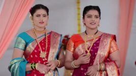 Tujhya Majhya Sansarala Ani Kaay Hawa S01E106 28th December 2021 Full Episode