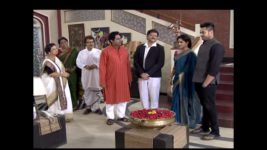 Chokher Tara Tui S08E14 Aporupa humiliates Yuvraj Full Episode