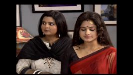 Chokher Tara Tui S09E04 Aporupa defends Tutul Full Episode