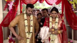 Chokher Tara Tui S13E28 Jaya welcomes Mitul Full Episode