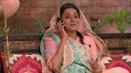 Mere Angne Mein S04E08 The police raid Ashok's canteen Full Episode