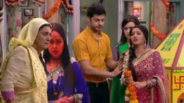 Mere Angne Mein S04E15 Shivam finds Sarla's phone Full Episode