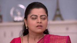 Nivedita Majhi tai S01 E96 Malti's Safe