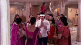 Saraswatichandra S04E05 Kumud sees Saraswatichandra Full Episode