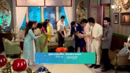 Tumi Ashe Pashe Thakle S01 E225 Shaborni Warns Paro