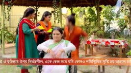 Ardhangini S01E63 Ishwari, Umapati Play Holi Full Episode