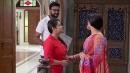 Bajlo Tomar Alor Benu S01E229 Minu Meets a Stranger Full Episode