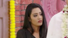 Bajlo Tomar Alor Benu S01E62 Tithi's Fake Concern Full Episode