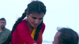 Geeta LLB (Star Jalsha) S01 E210 Will Geeta Survive the Blow?