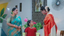 Karthika Deepam S02 E14 Parijatham Is Cautioned