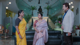 Karthika Deepam S04 E22 Dasarath, Sumitra Comfort Deepa