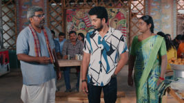 Karthika Deepam S04 E58 Kadiyam Assists Karthik