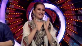 Om Shanti Om S01E24 Alka Yagnik in the House! Full Episode