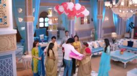Suhaagan S01 E406 Krishna delivers good news!