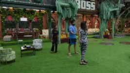 Bigg Boss OTT S03 E33 Kritika to Shivani: Unfair Sanchalak!