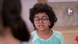 Nivedita Majhi tai S01 E142 Rashi Tells Her Father About Being Hit