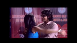 O Gujariya Badlein Chal Duniya S01 E10 Shaurya consoles Vaibhavi