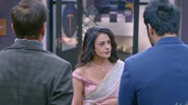 Vanshaj S01 E343 Yuvika Bumps Into Yash