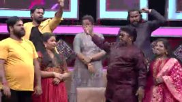 Mr & Mrs Chinnathirai S04E38 A Tough Battle Full Episode