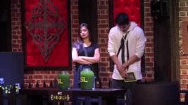 MTV Ace Of Space S01 E122 Pratik outnumbered by his opponents!